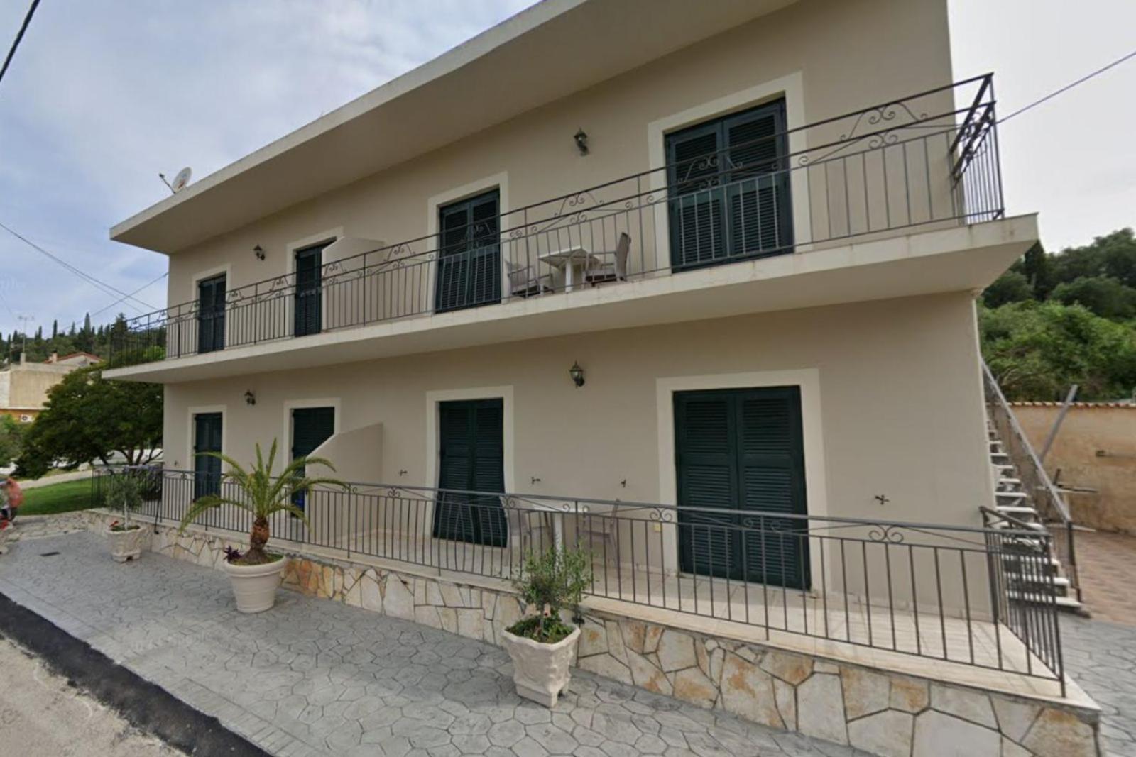Georgia'S Apartments, Ipsos Corfu エクステリア 写真