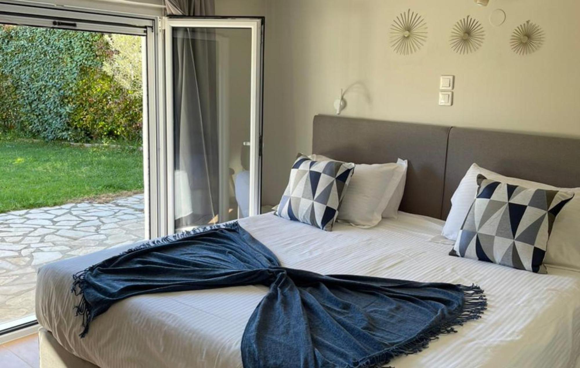 Georgia'S Apartments, Ipsos Corfu エクステリア 写真