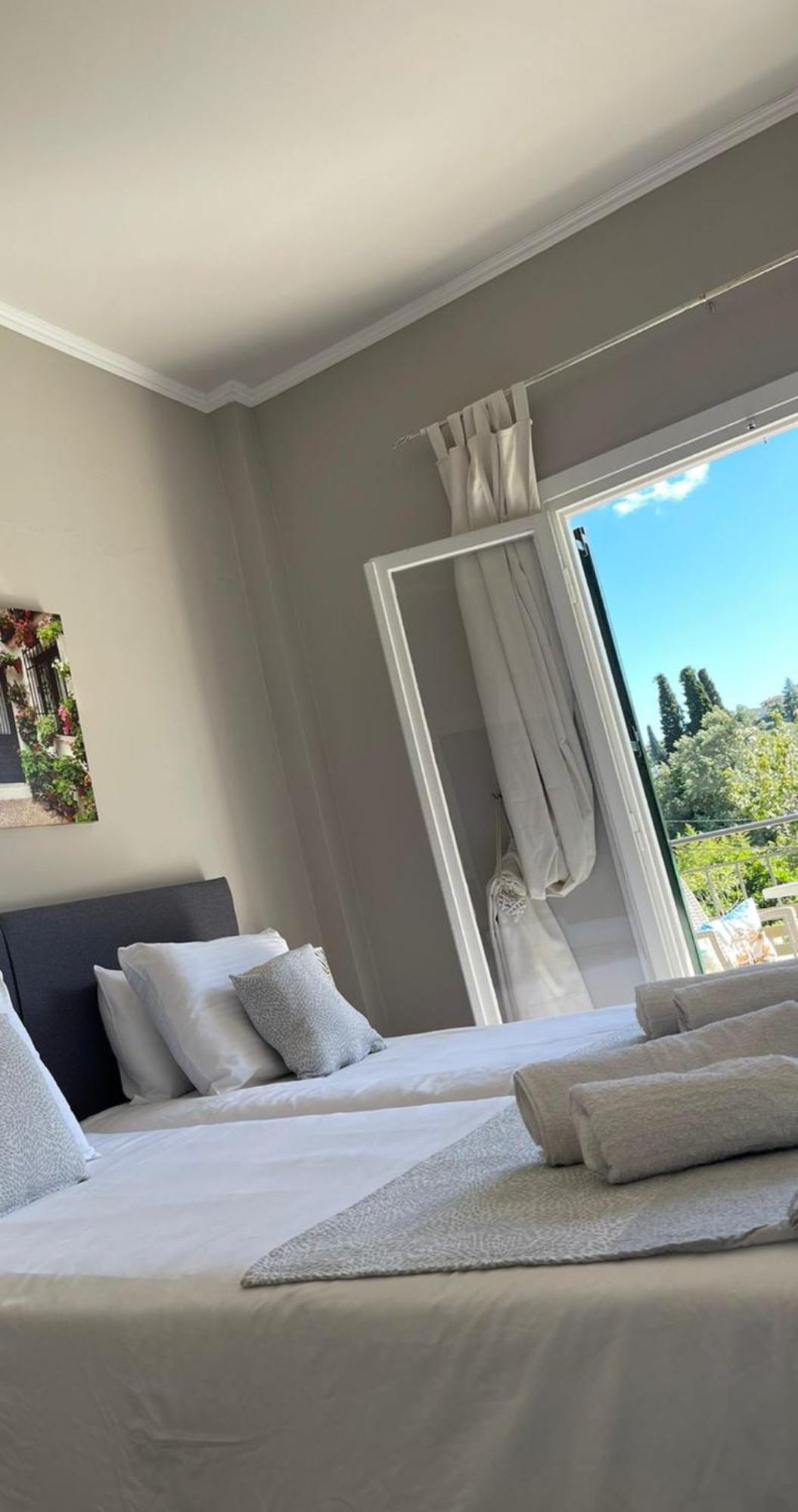 Georgia'S Apartments, Ipsos Corfu エクステリア 写真