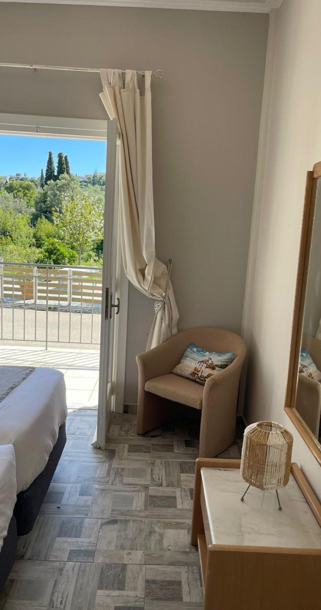 Georgia'S Apartments, Ipsos Corfu エクステリア 写真
