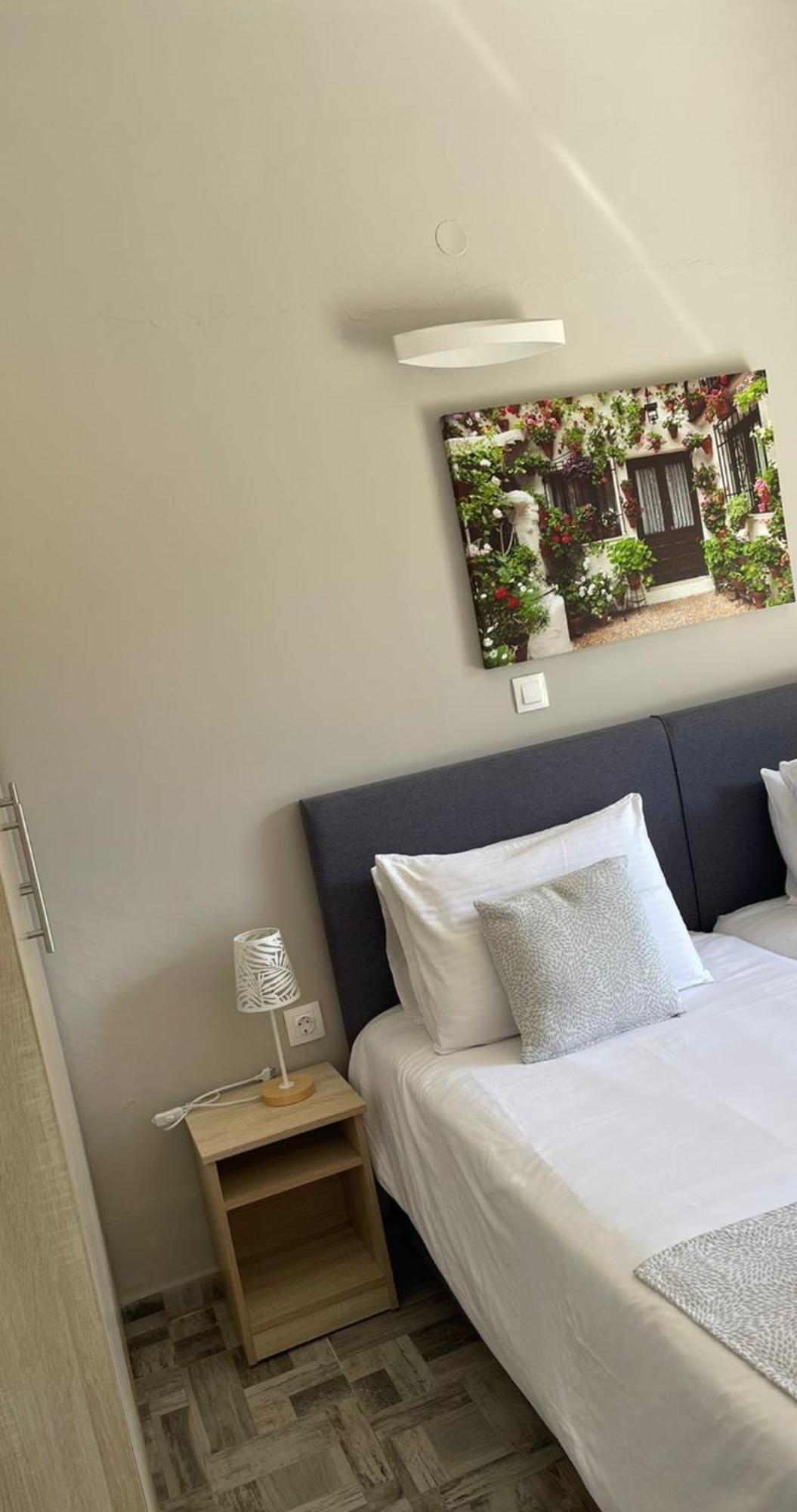 Georgia'S Apartments, Ipsos Corfu エクステリア 写真