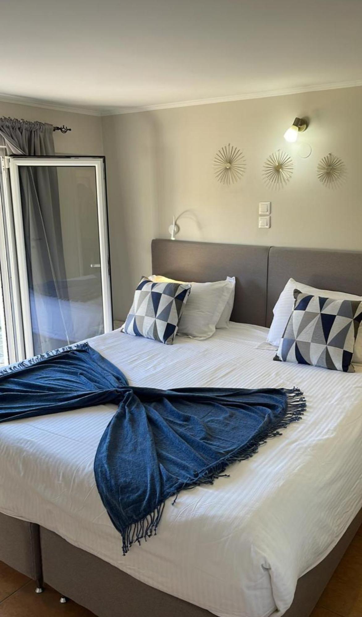 Georgia'S Apartments, Ipsos Corfu エクステリア 写真