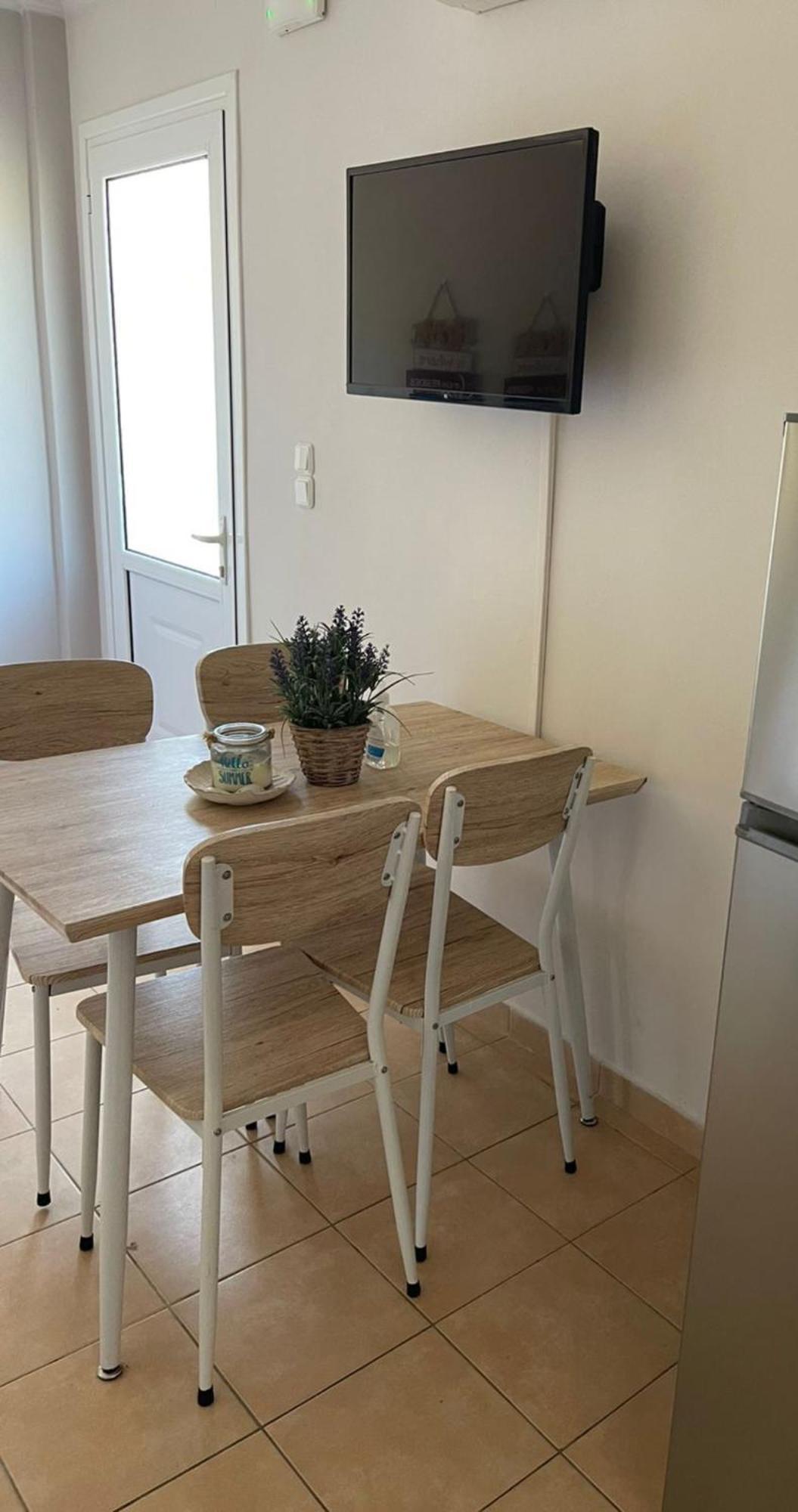 Georgia'S Apartments, Ipsos Corfu エクステリア 写真
