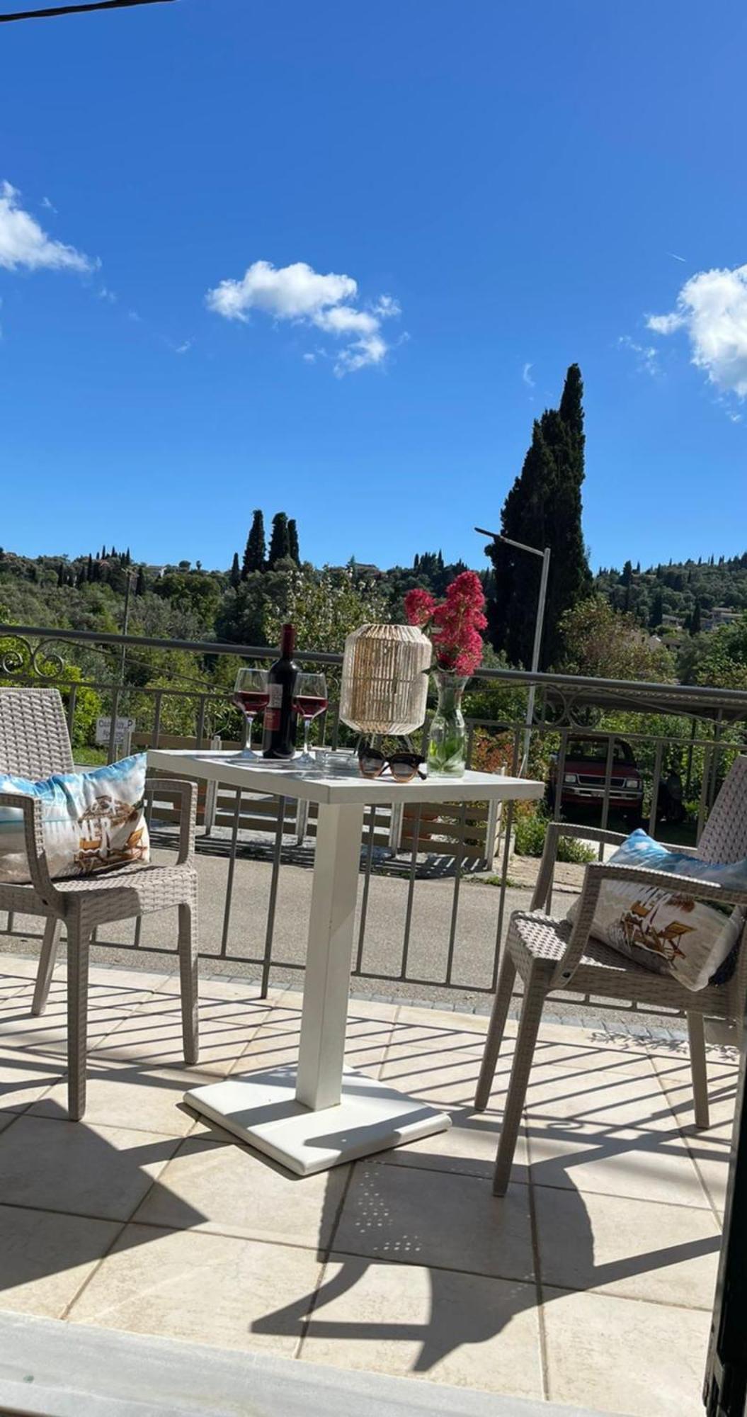 Georgia'S Apartments, Ipsos Corfu エクステリア 写真
